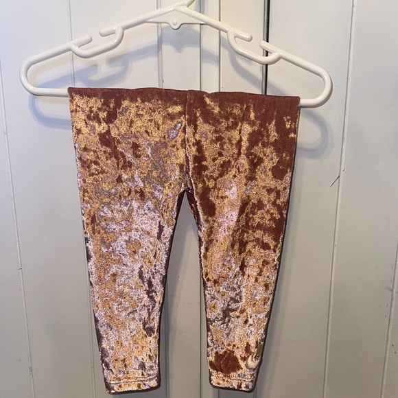 Nike Cream Long Sleeve Shirt with Red Logo - Picture 3 of 4